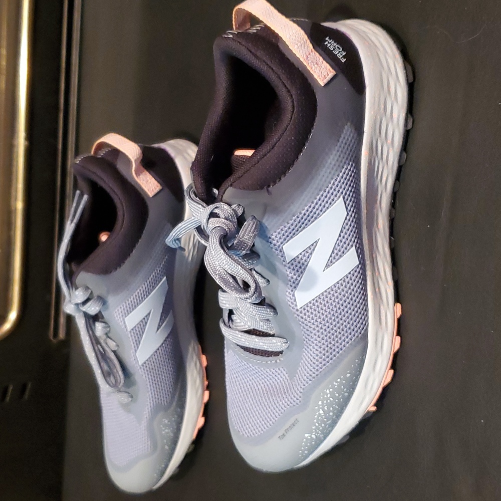 EUC New Balance Fresh Foam Arishi - Picture 4 of 11